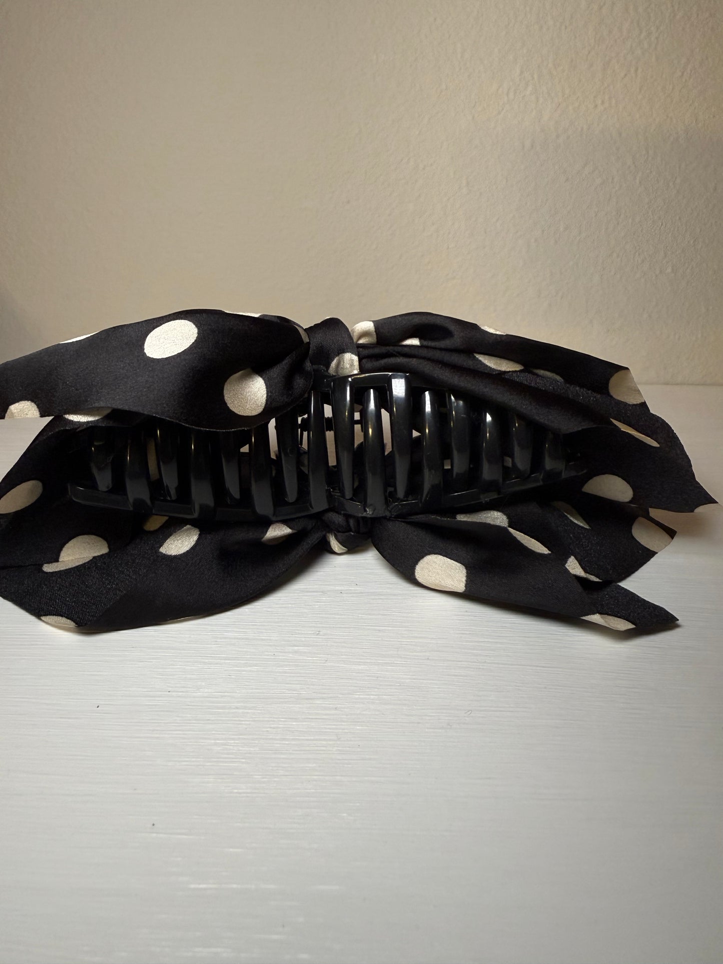 Black & Cream Polka Dot Claw Clip
